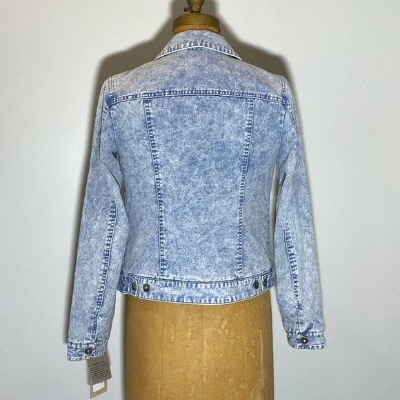 * Brand New * Levi’s lined Jean jacket - Picture 2 of 11